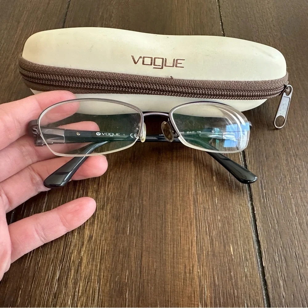 Vogue eye wear with glasses case